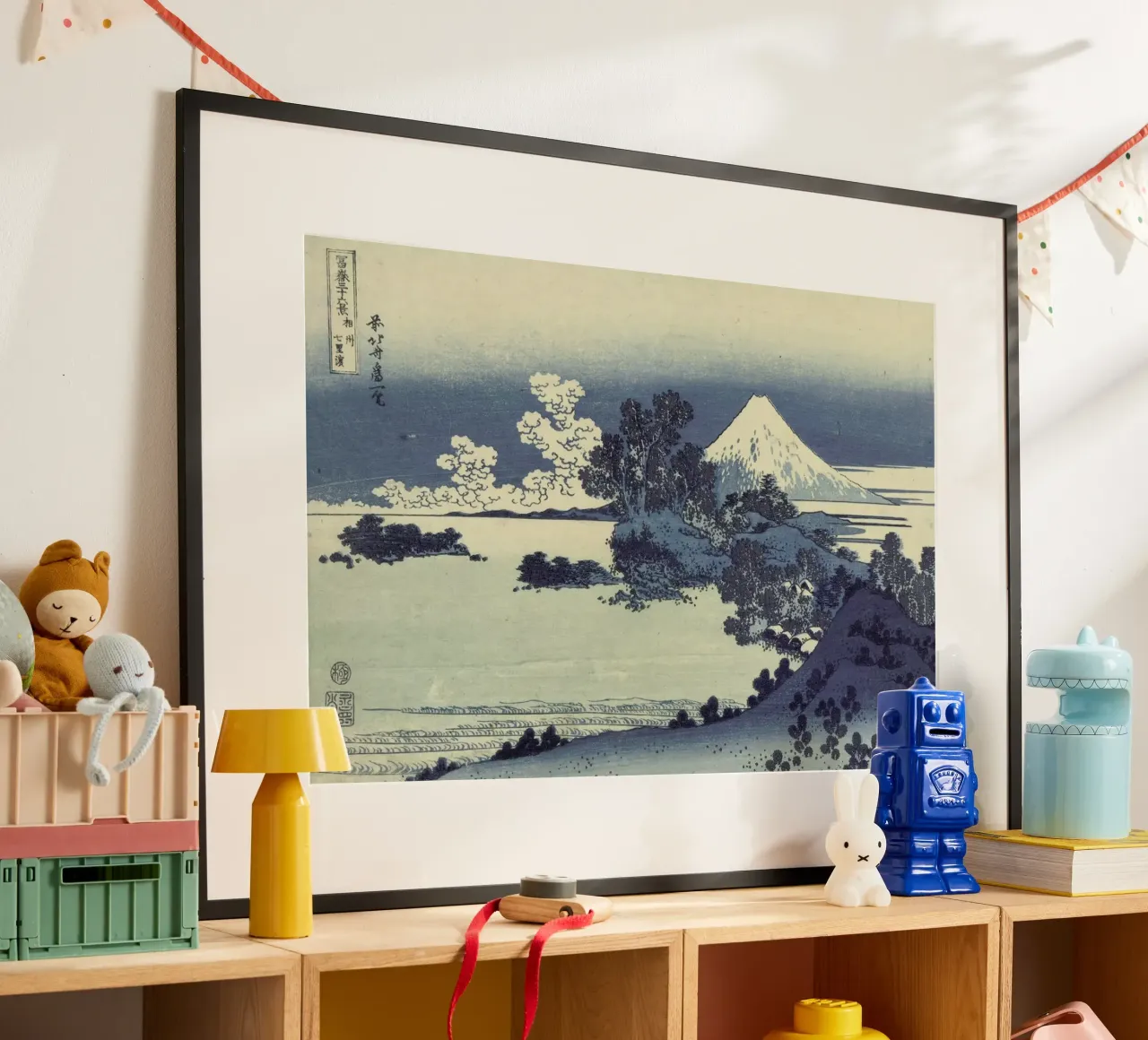Hokusai - Shichirigahama Beach in Sagami Province poster con telaio in alluminio da ARTOTHEK
