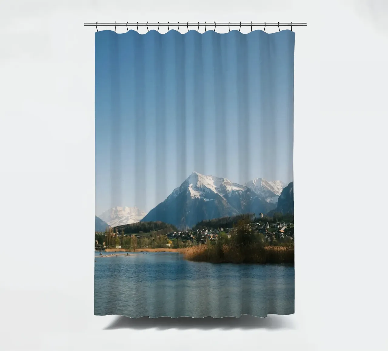Spring View of the Bernese Alps from Lake Thun Duschvorhang von FujiSwiss