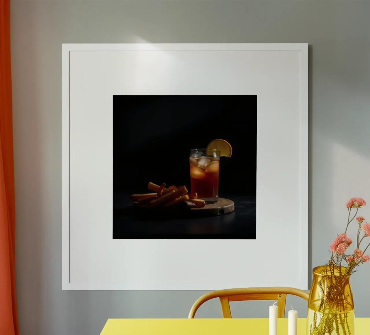 Bebida refrescante con guarnición de naranja servida en tabla de madera poster de DesignDoodle