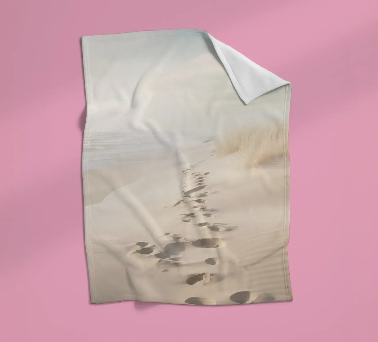 Strand fleece blanket by Imagine