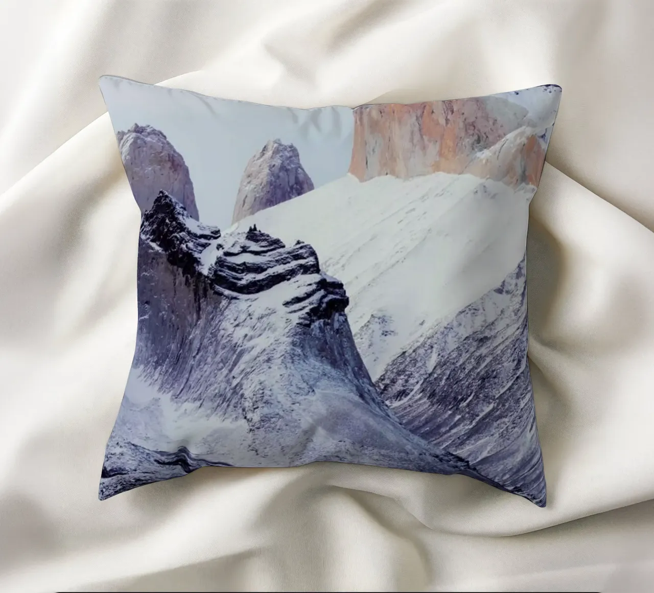 Pristine by @KevinZaouali cuscino da EyeEm Mobile GmbH