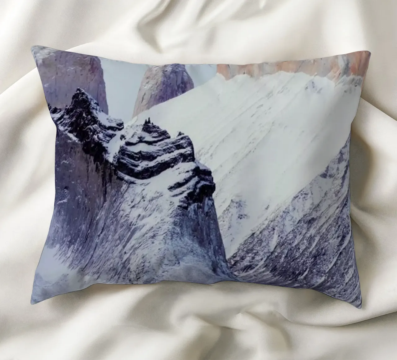 Pristine by @KevinZaouali cuscino da EyeEm Mobile GmbH