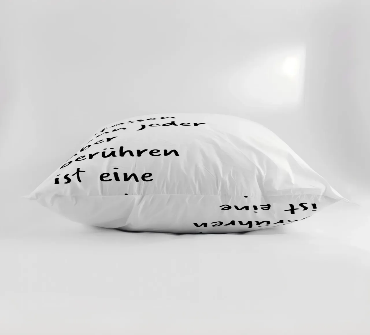 berühren. (für mehr Poesie komm auf mein Profil:) Kissen von FRICKE DESIGN