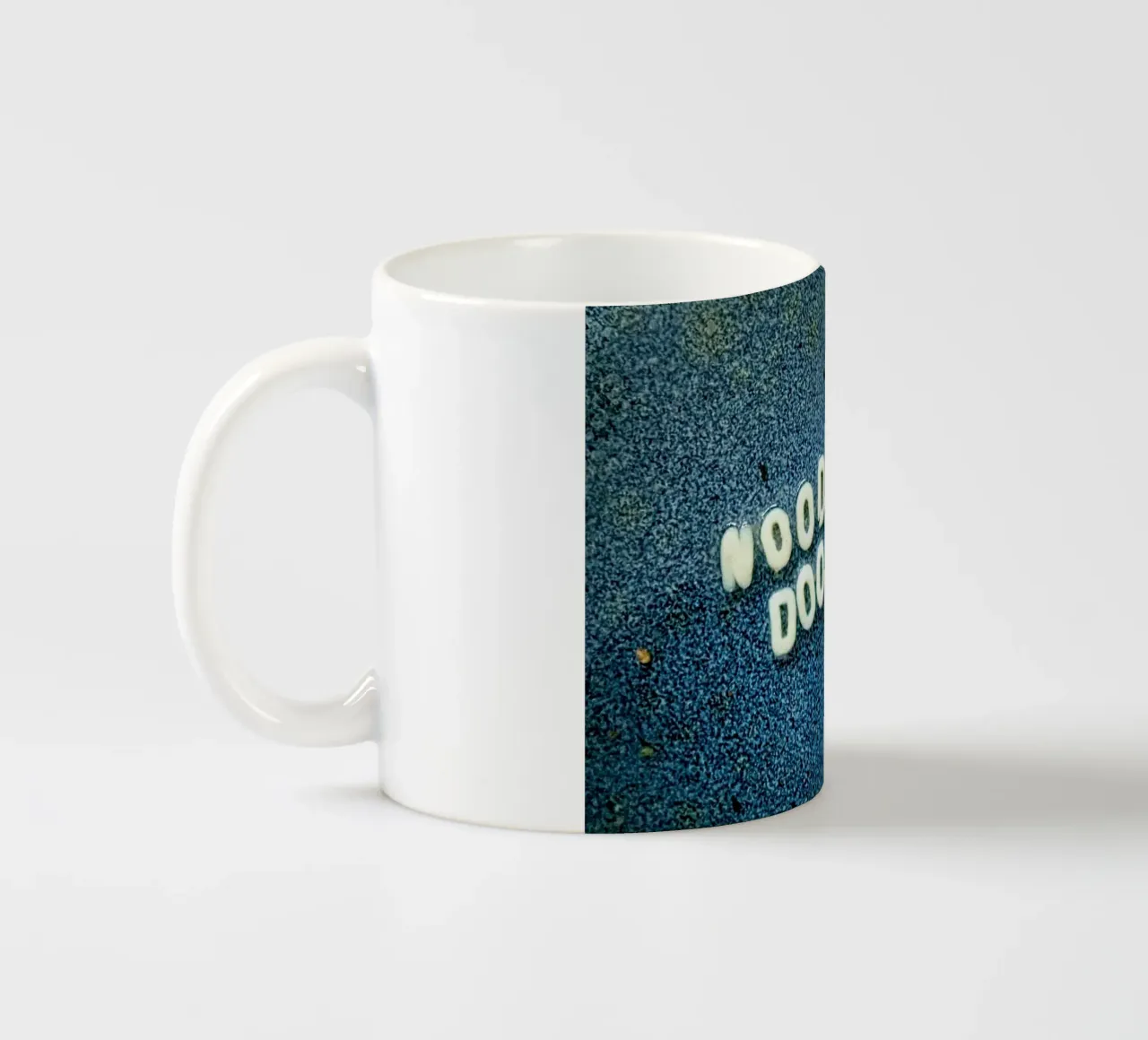 Noodly Doodly - Delicious Decor tazza in ceramica da FruityNoodly