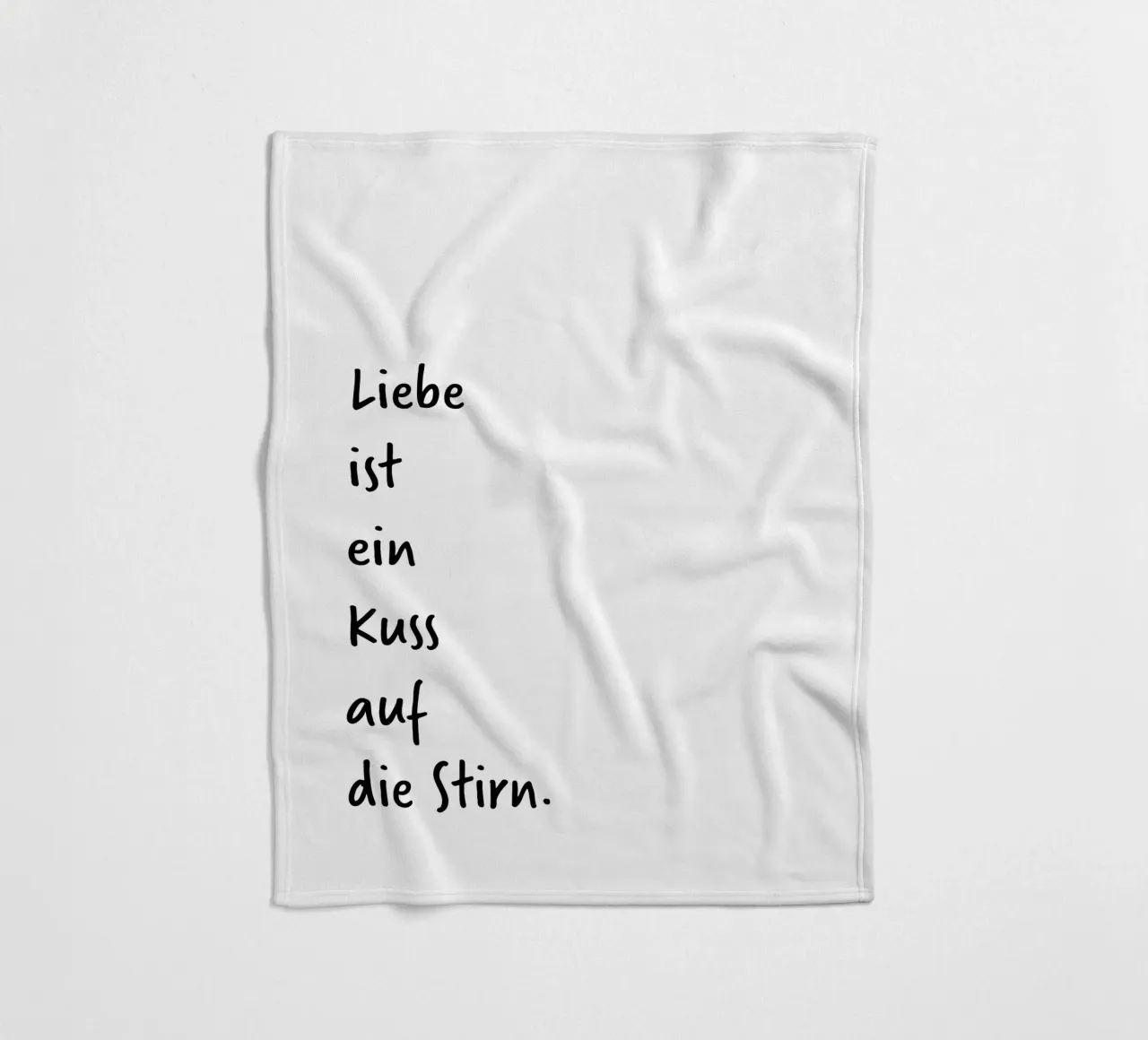 L'amore è. coperta in pile da FRICKE DESIGN