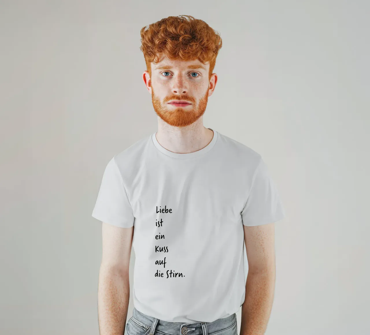 L'amore è. (scoprite ancora più amore sul mio profilo:) t-shirt da FRICKE DESIGN