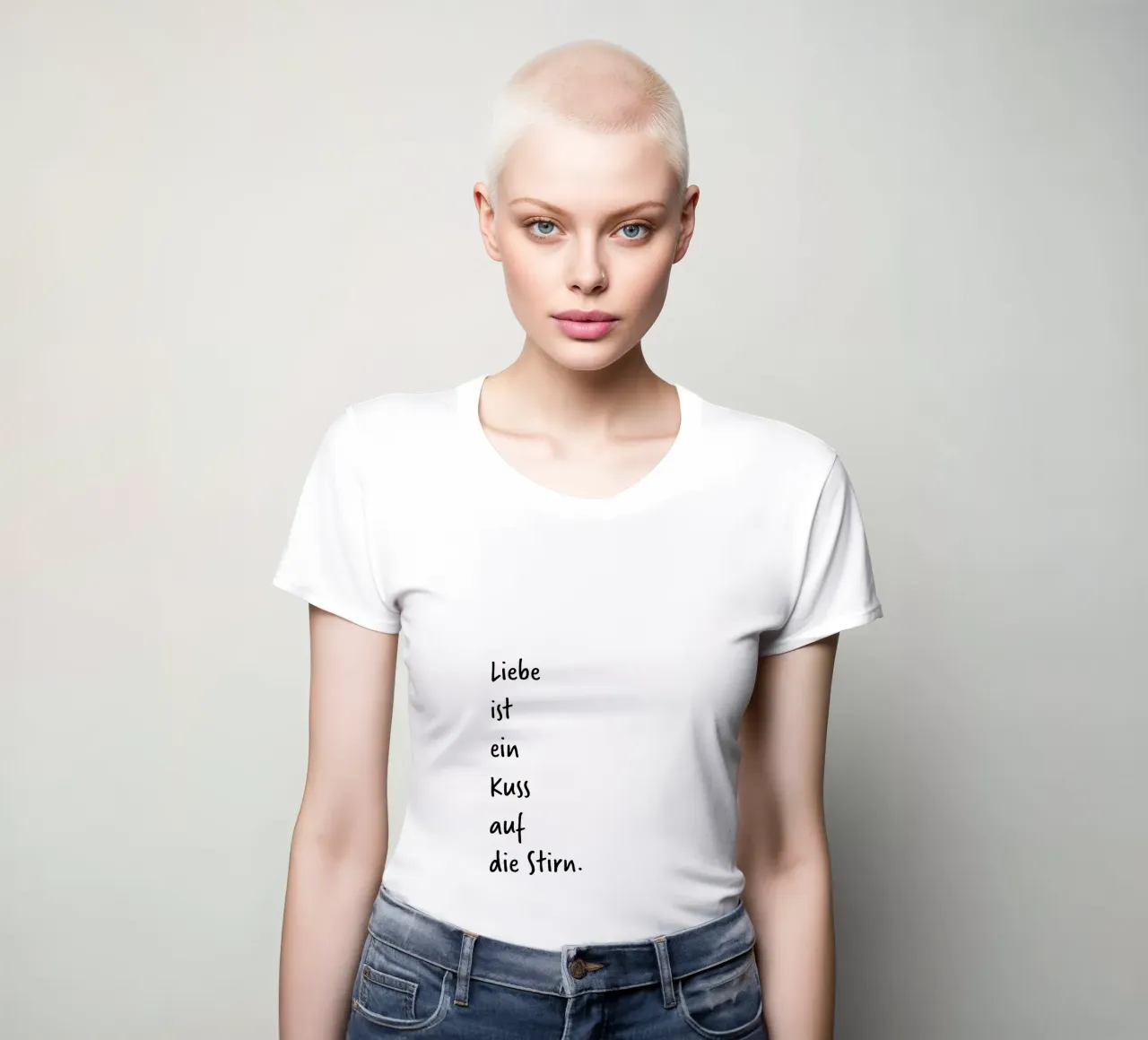L'amore è. (scoprite ancora più amore sul mio profilo:) t-shirt da donna da FRICKE DESIGN