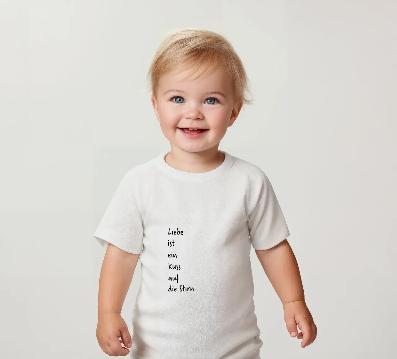 L'amore è. (scoprite ancora più amore sul mio profilo:) maglietta neonato da FRICKE DESIGN