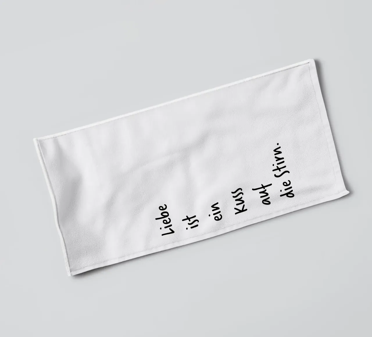 L'amore è. (scoprite ancora più amore sul mio profilo:) asciugamano da bagno da FRICKE DESIGN