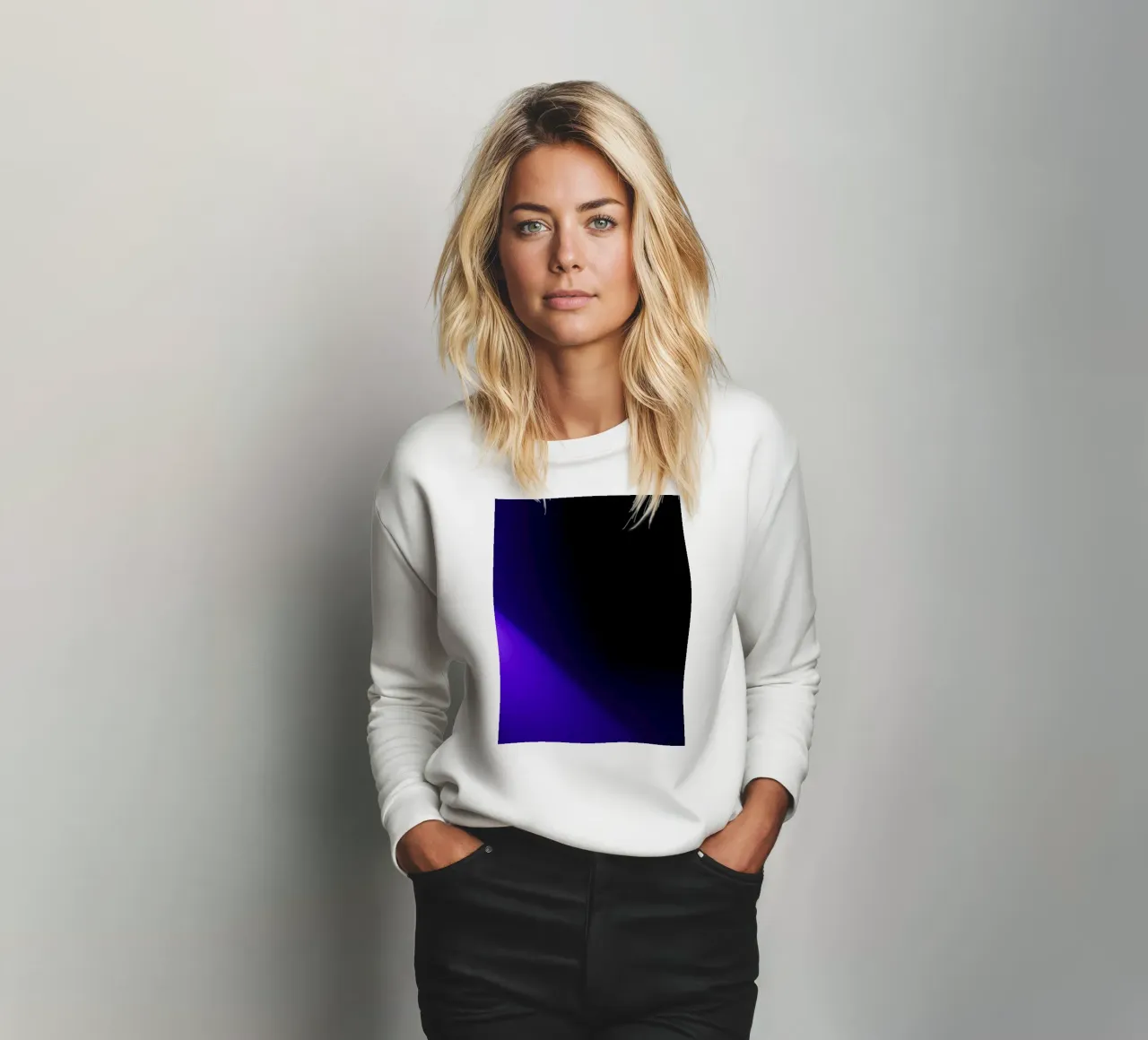 Uno splendido faretto viola che illumina una location buia felpa da DesignDoodle