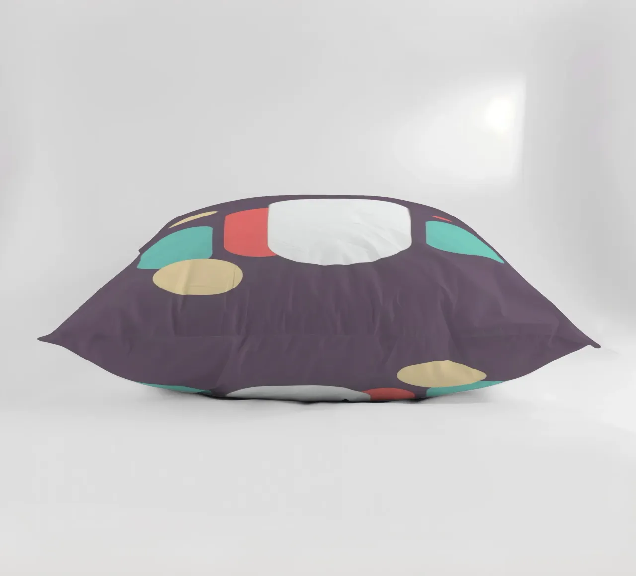 Forme geometriche astratte in colori tenui su uno sfondo tenue cuscino da DesignDoodle