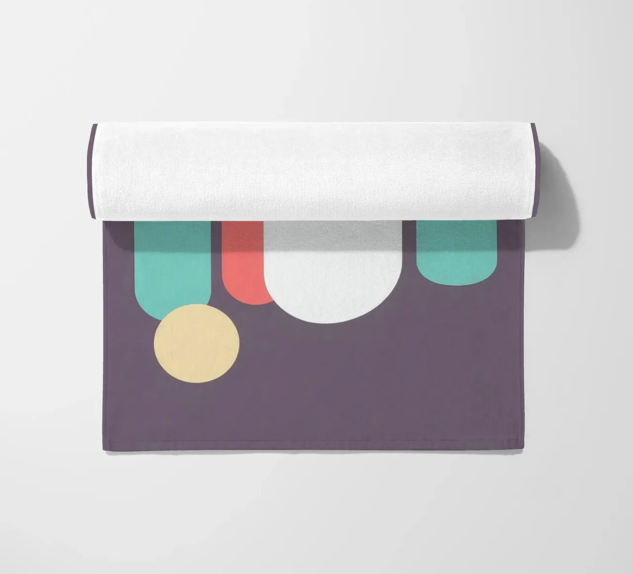 Forme geometriche astratte in colori tenui su uno sfondo tenue telo mare da DesignDoodle