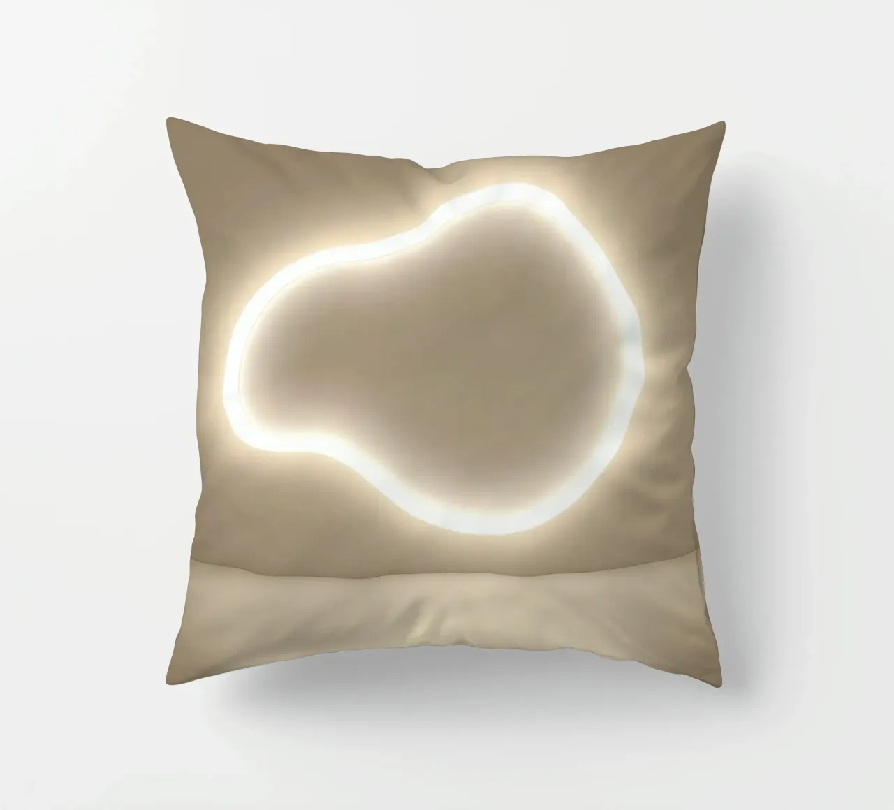 L'installation lumineuse crée une lueur douce contre un mur neutre coussin de DesignDoodle