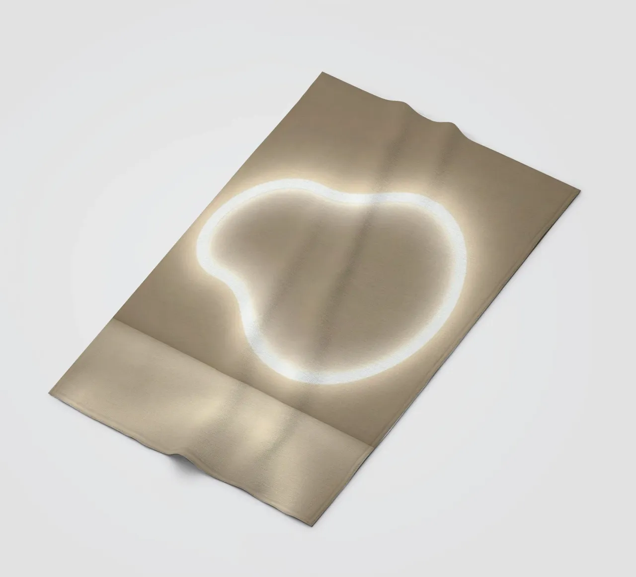 L'installation lumineuse crée une lueur douce contre un mur neutre plaid polaire de DesignDoodle