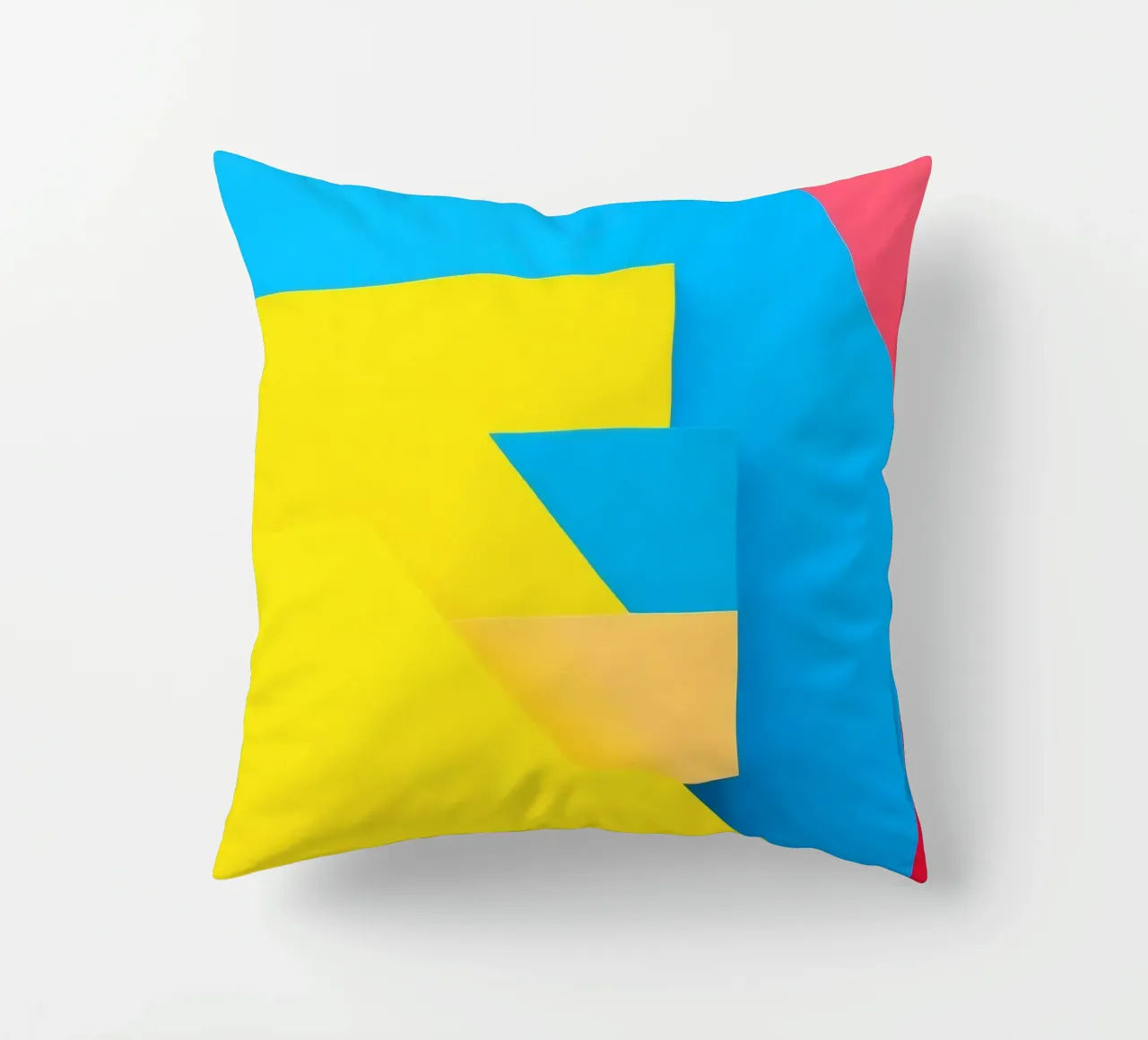 Forme geometriche colorate disposte in una vibrante composizione cuscino da DesignDoodle