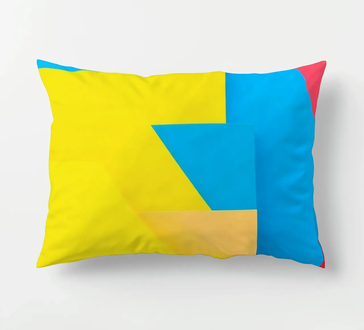 Forme geometriche colorate disposte in una vibrante composizione cuscino da DesignDoodle