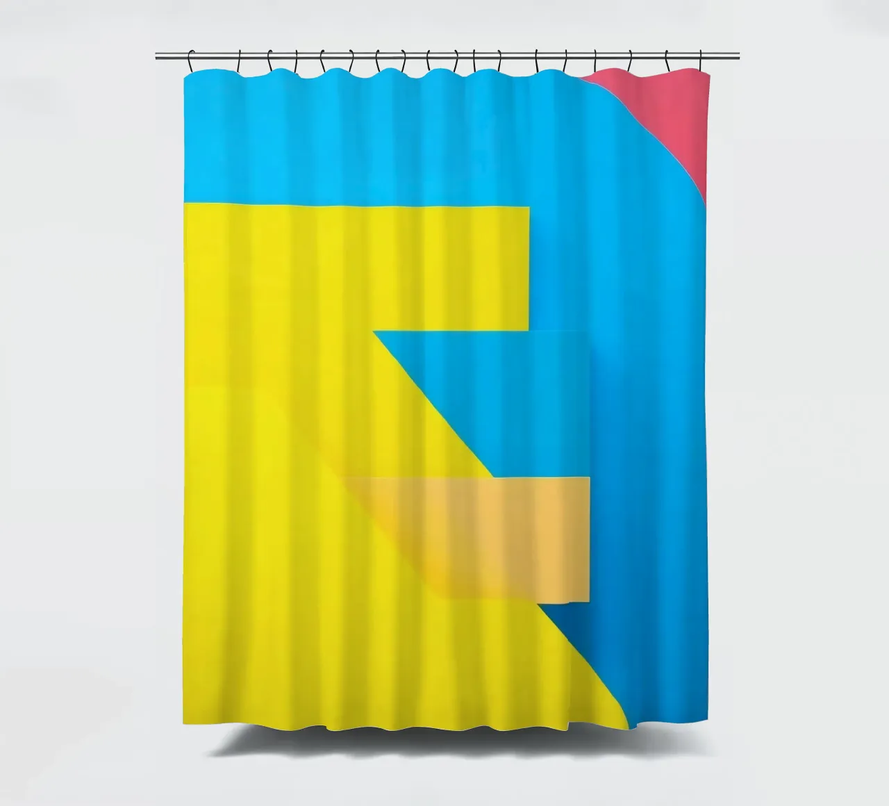 Forme geometriche colorate disposte in una vibrante composizione tenda da doccia da DesignDoodle
