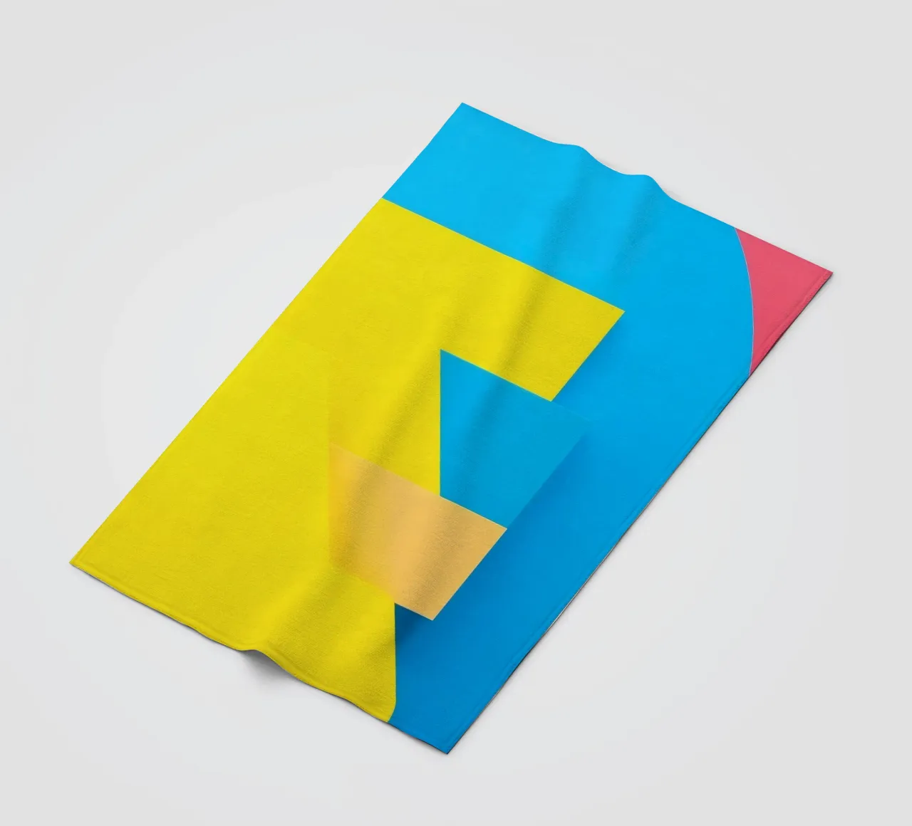 Forme geometriche colorate disposte in una vibrante composizione coperta in pile da DesignDoodle