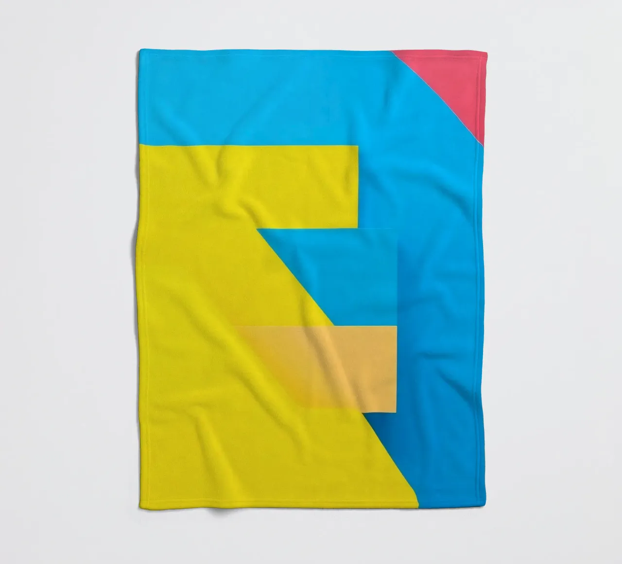 Forme geometriche colorate disposte in una vibrante composizione coperta in pile da DesignDoodle