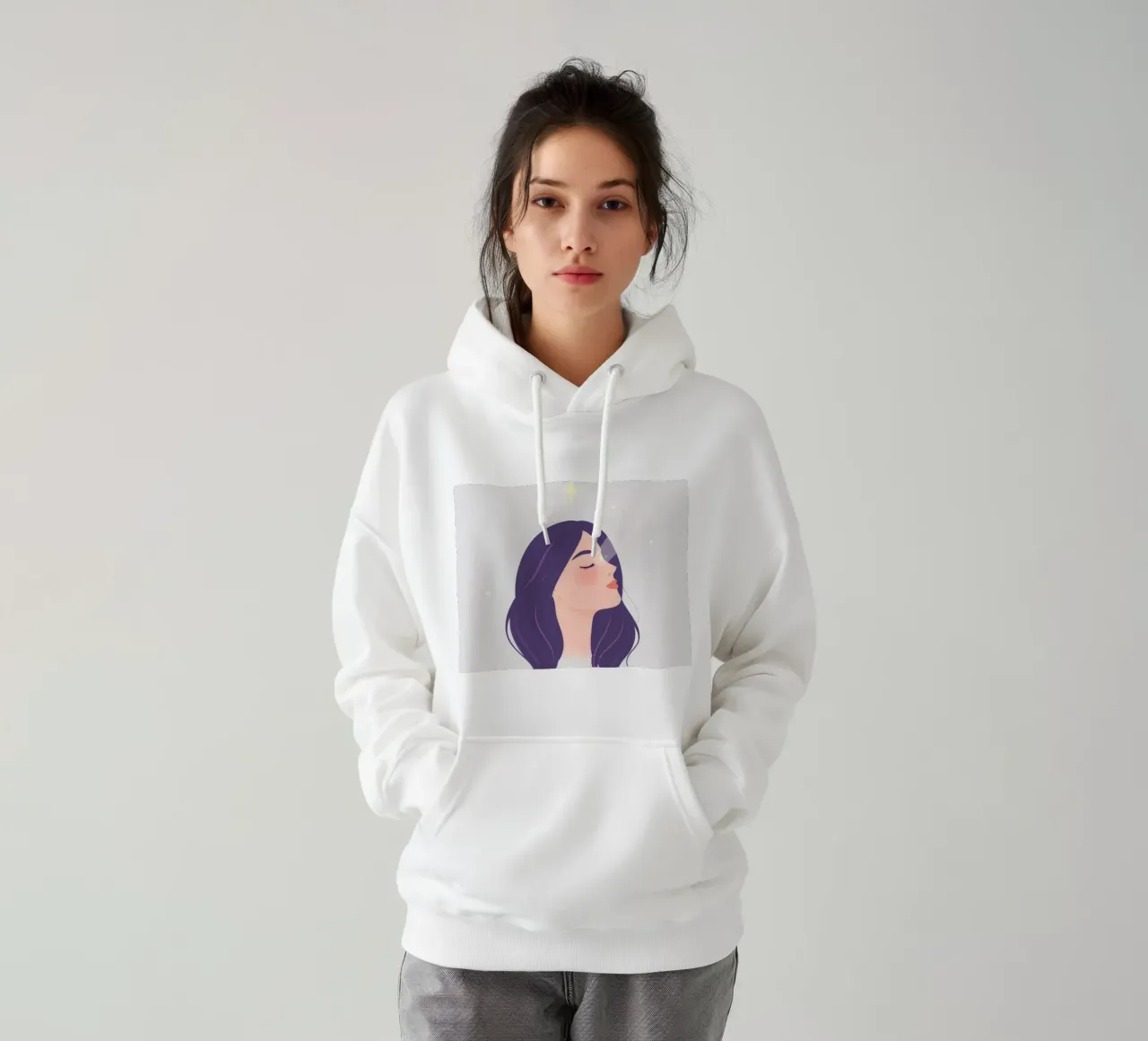 Donna con lunghi capelli viola sguardo verso l'alto espressione rilassata felpa con cappuccio da DesignDoodle
