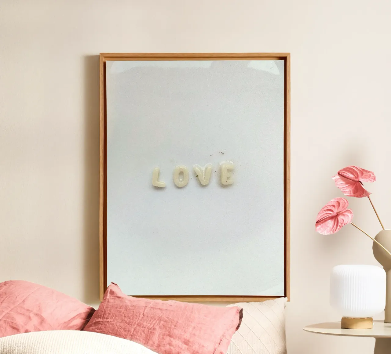 Love, served warm tela con Cornice a cassetta da FruityNoodly