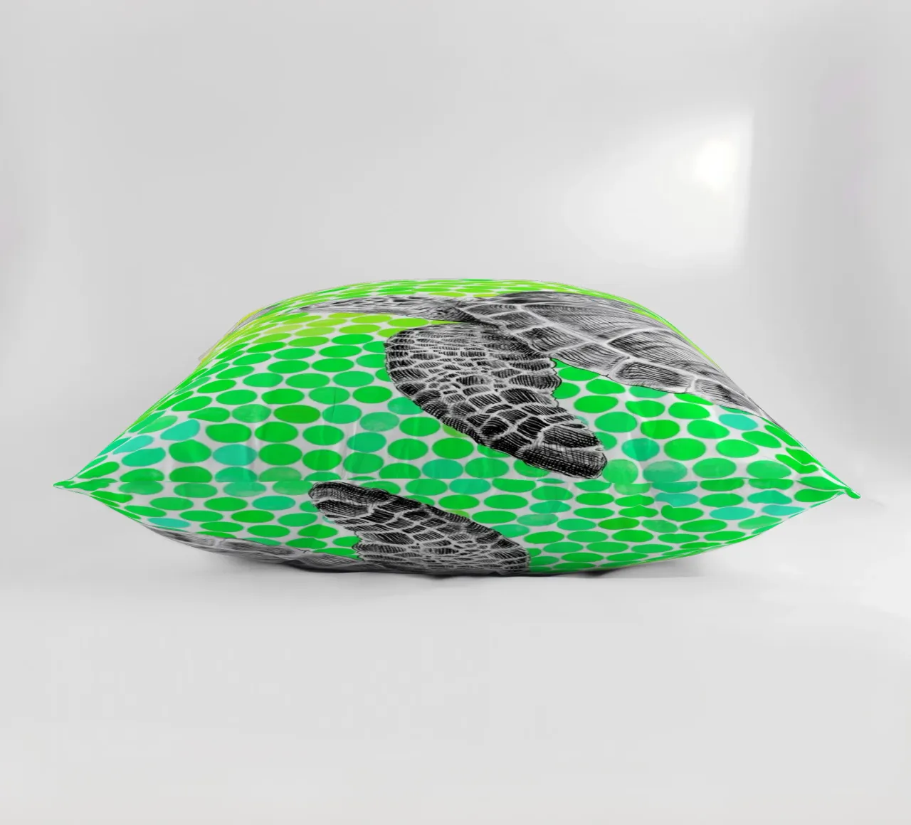 Turtle and Pufferfish cuscino da Eric Fan