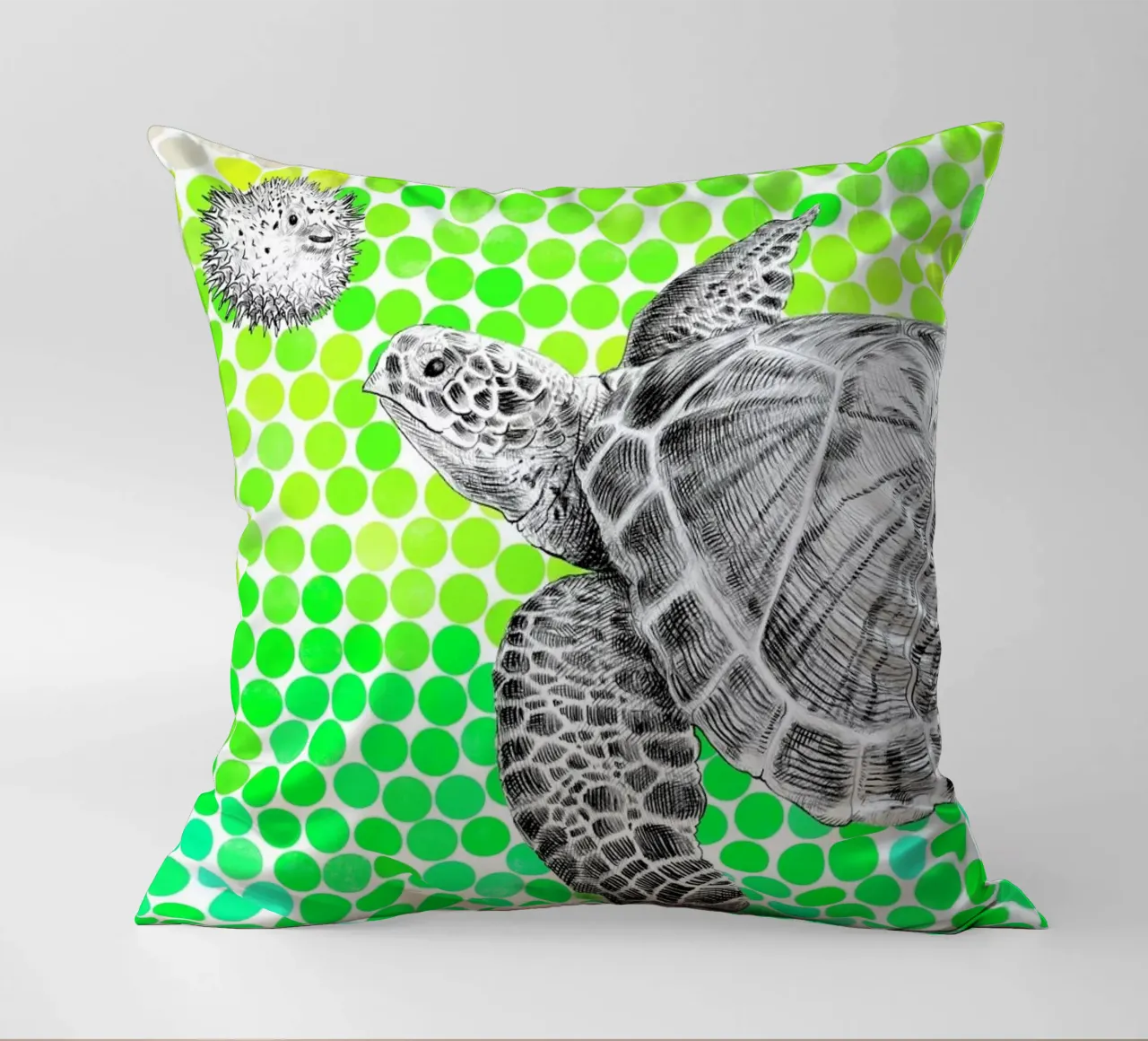 Turtle and Pufferfish cuscino da Eric Fan