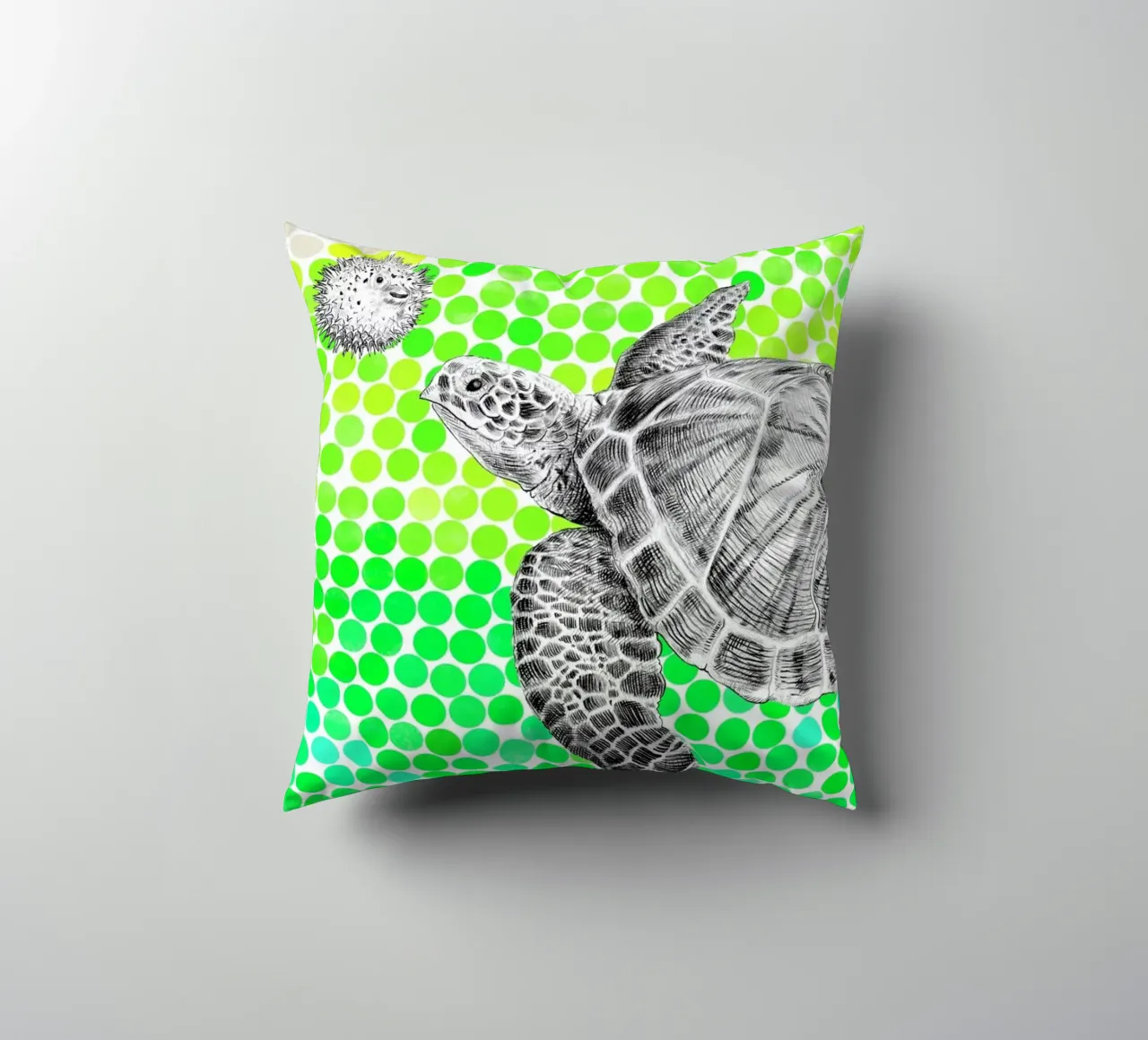 Turtle and Pufferfish cuscino da Eric Fan