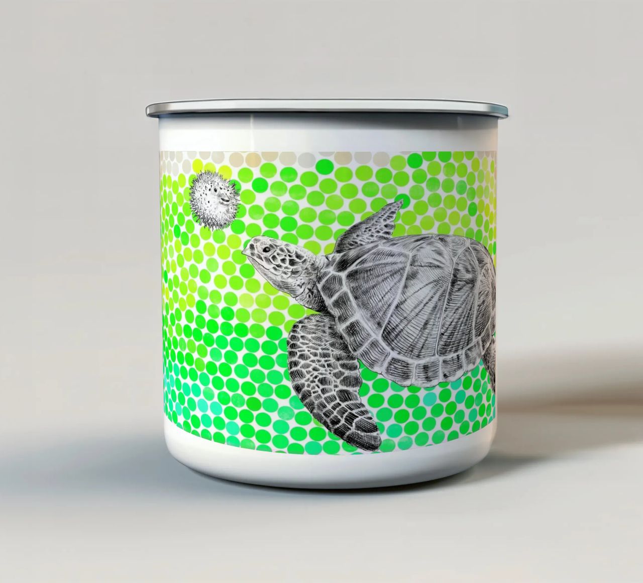 Turtle and Pufferfish tazza in smalto da Eric Fan