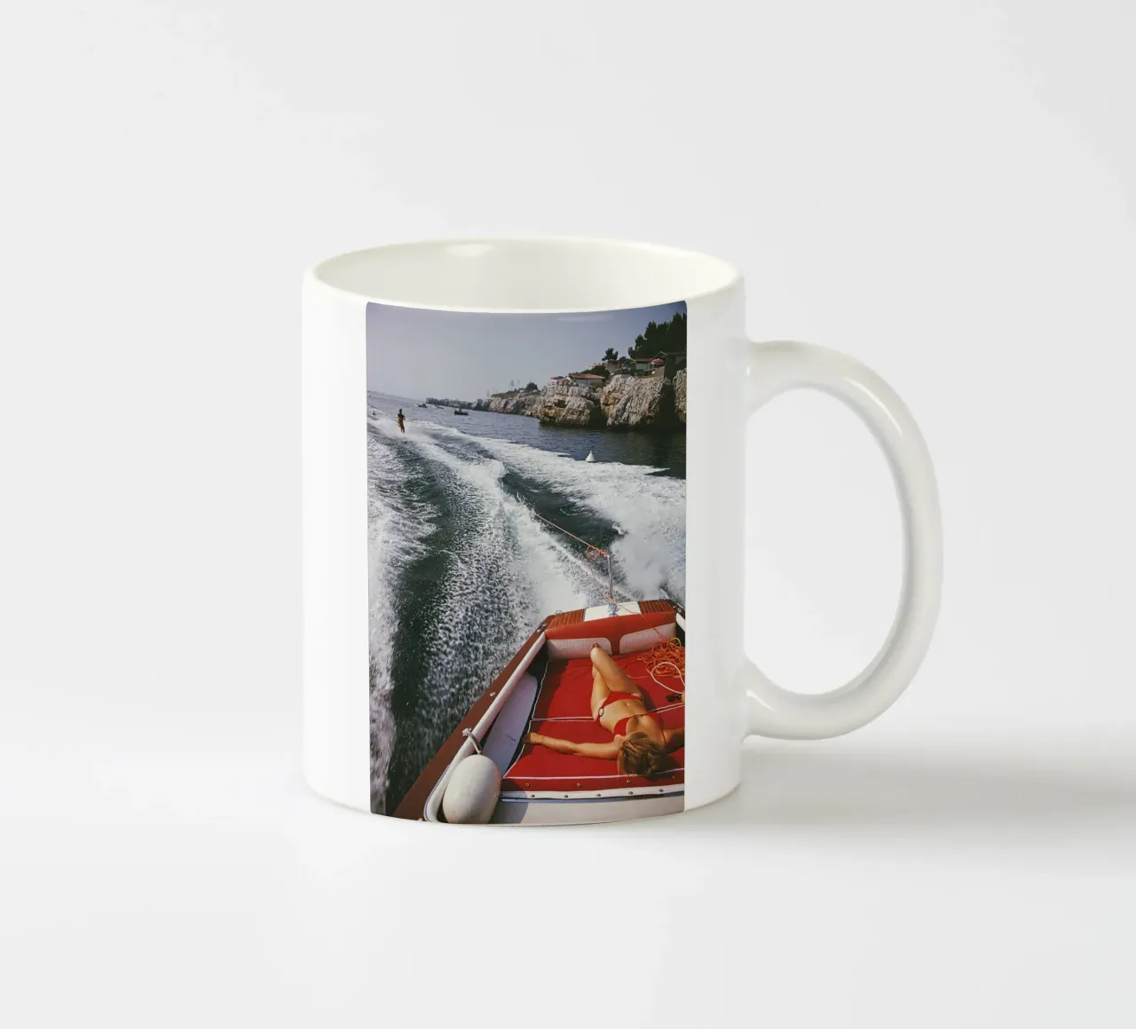 donna sulla barca slim aarons tazza in ceramica da Chrisvintage