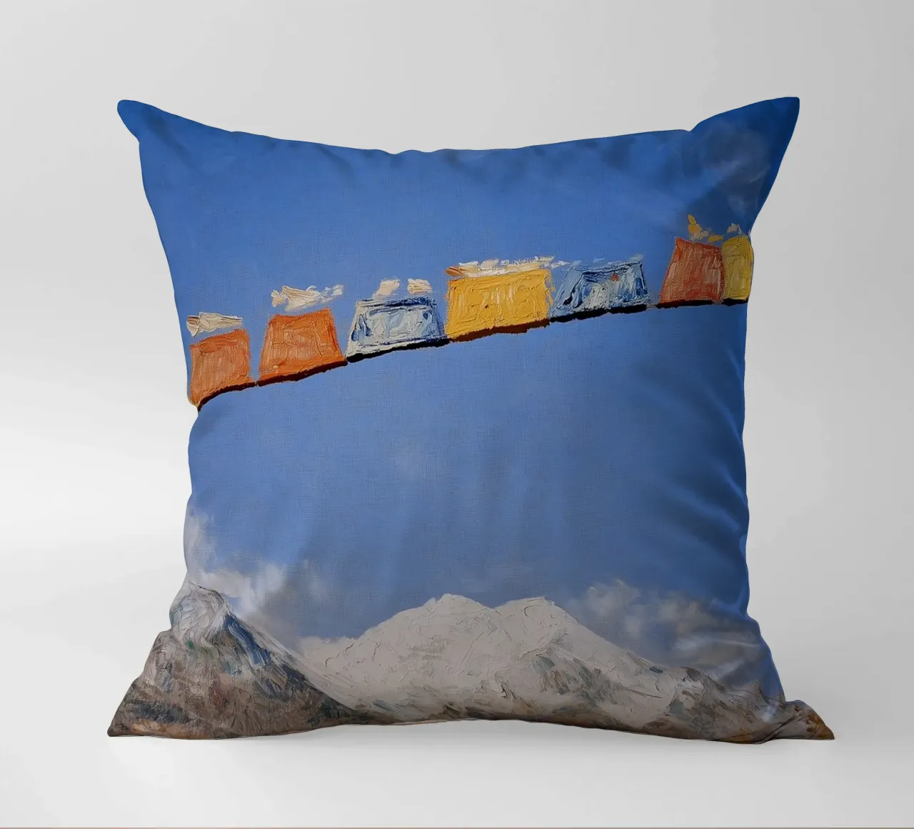 Himalayan Prayer Flags: Mountain Majesty cuscino da FujiBrush