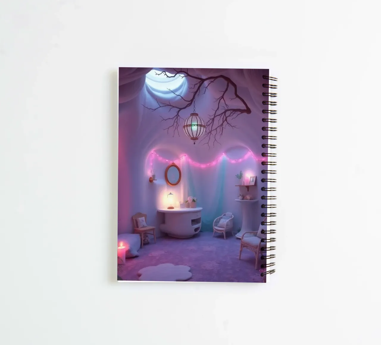 Camera accogliente con luci soffuse e arredamento unico diario ad anelli da DesignDoodle