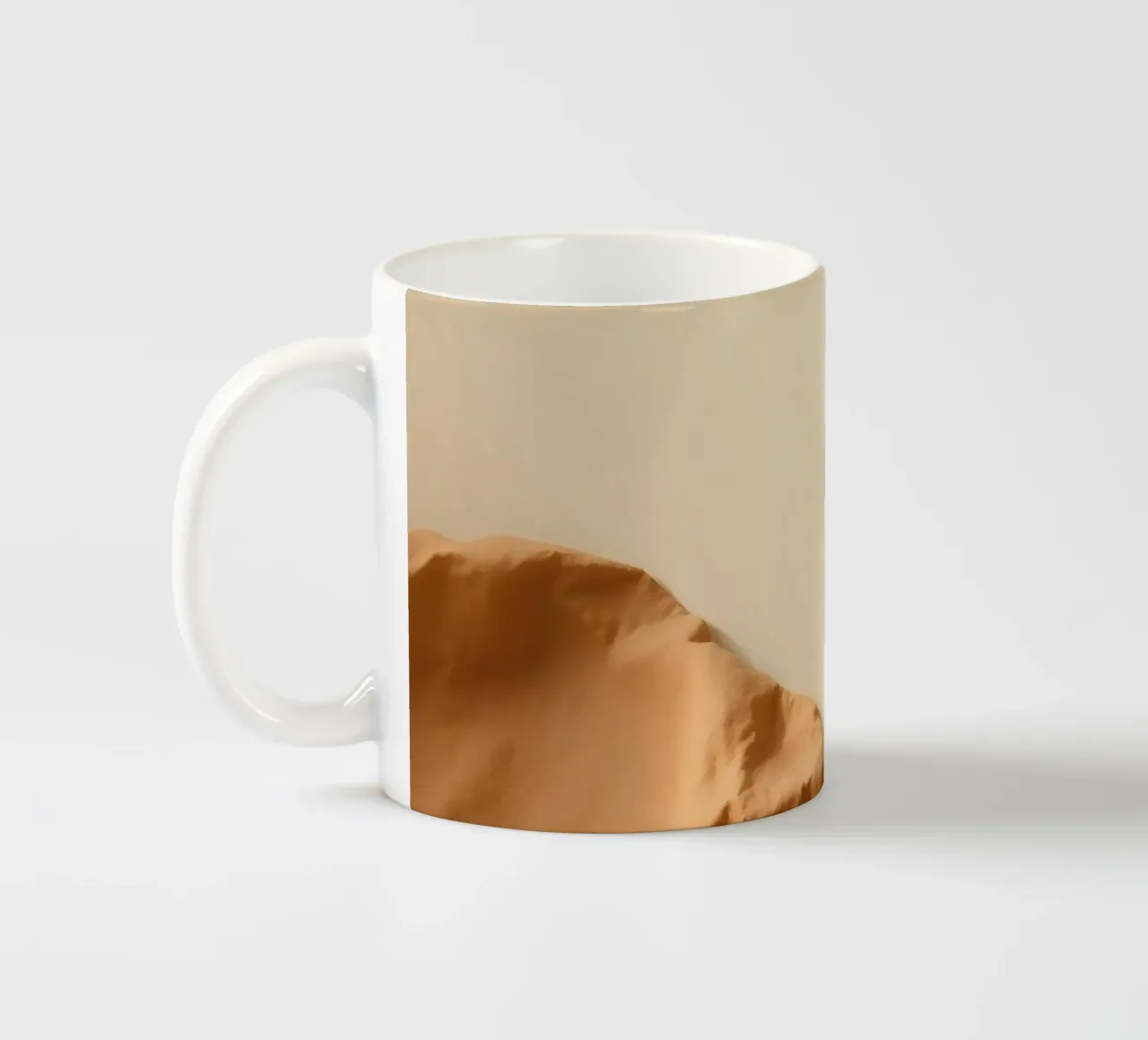 Scultura unica in argilla che mette in risalto texture e ombre tazza in ceramica da DesignDoodle
