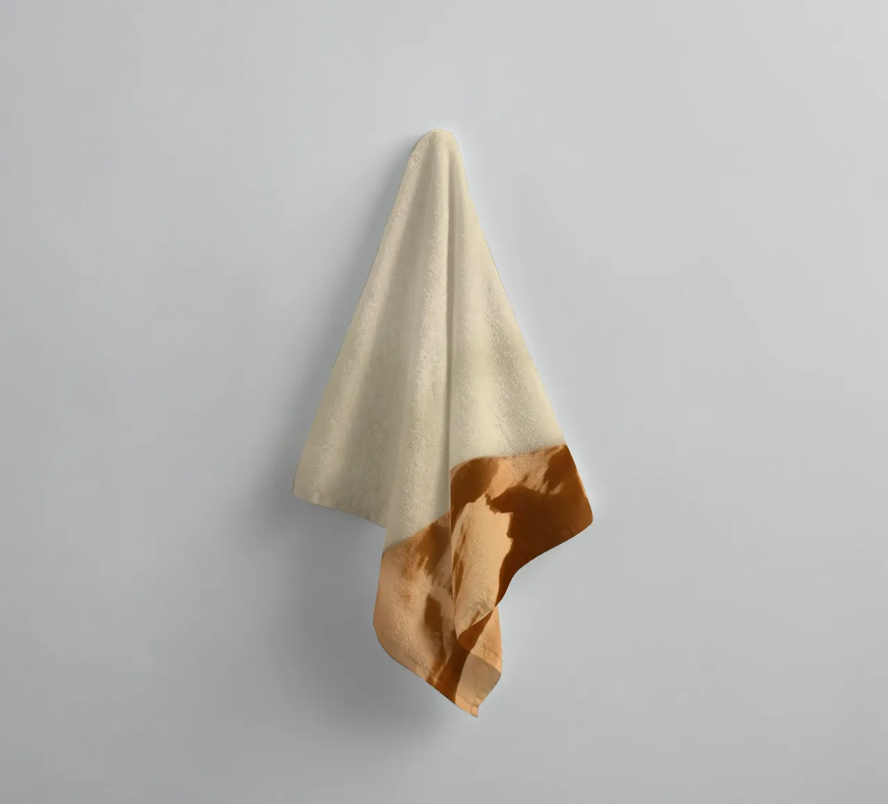 Unieke kleisculptuur die texturen en schaduwen benadrukt badhanddoek van DesignDoodle