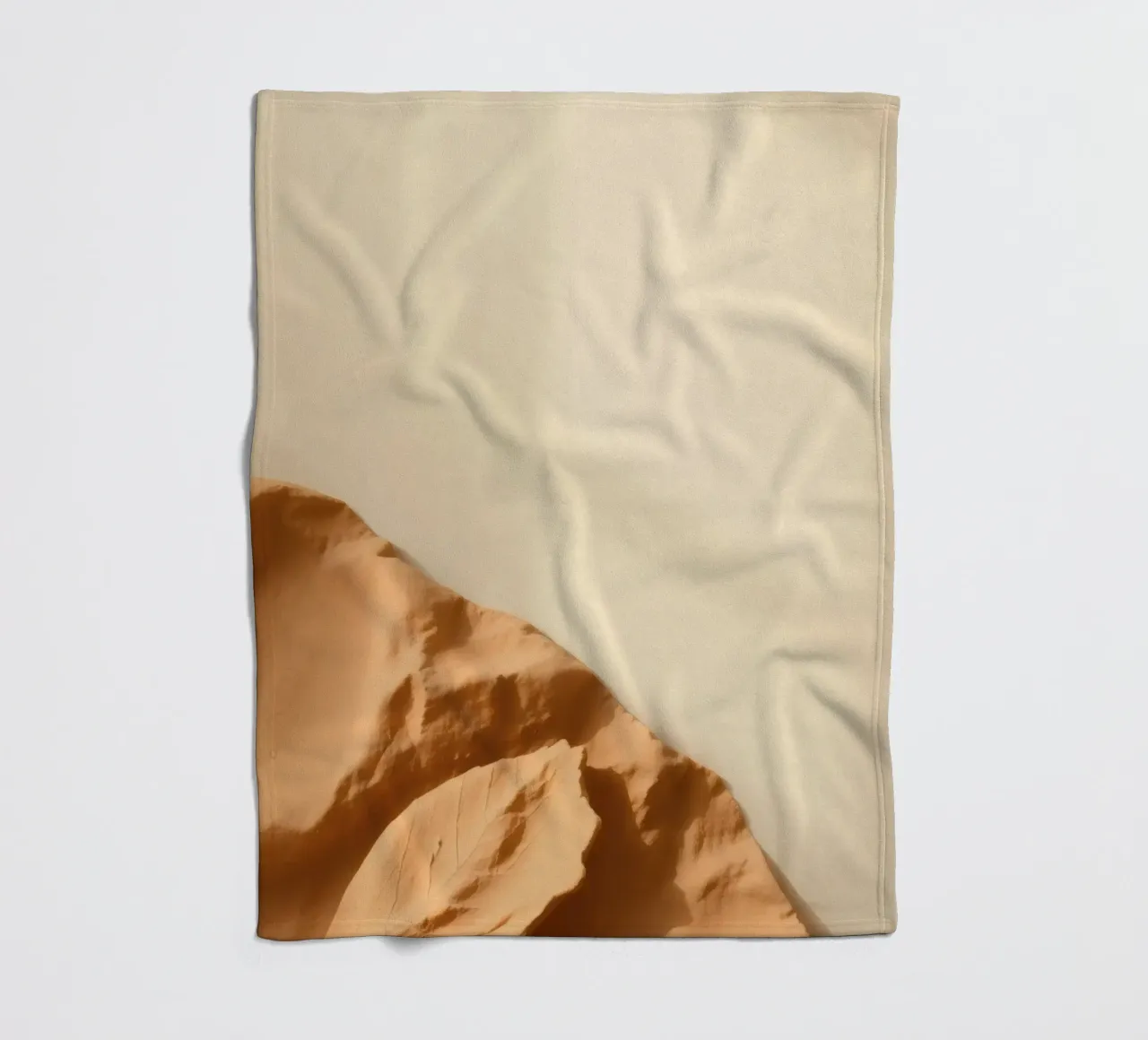 Scultura unica in argilla che mette in risalto texture e ombre coperta in pile da DesignDoodle