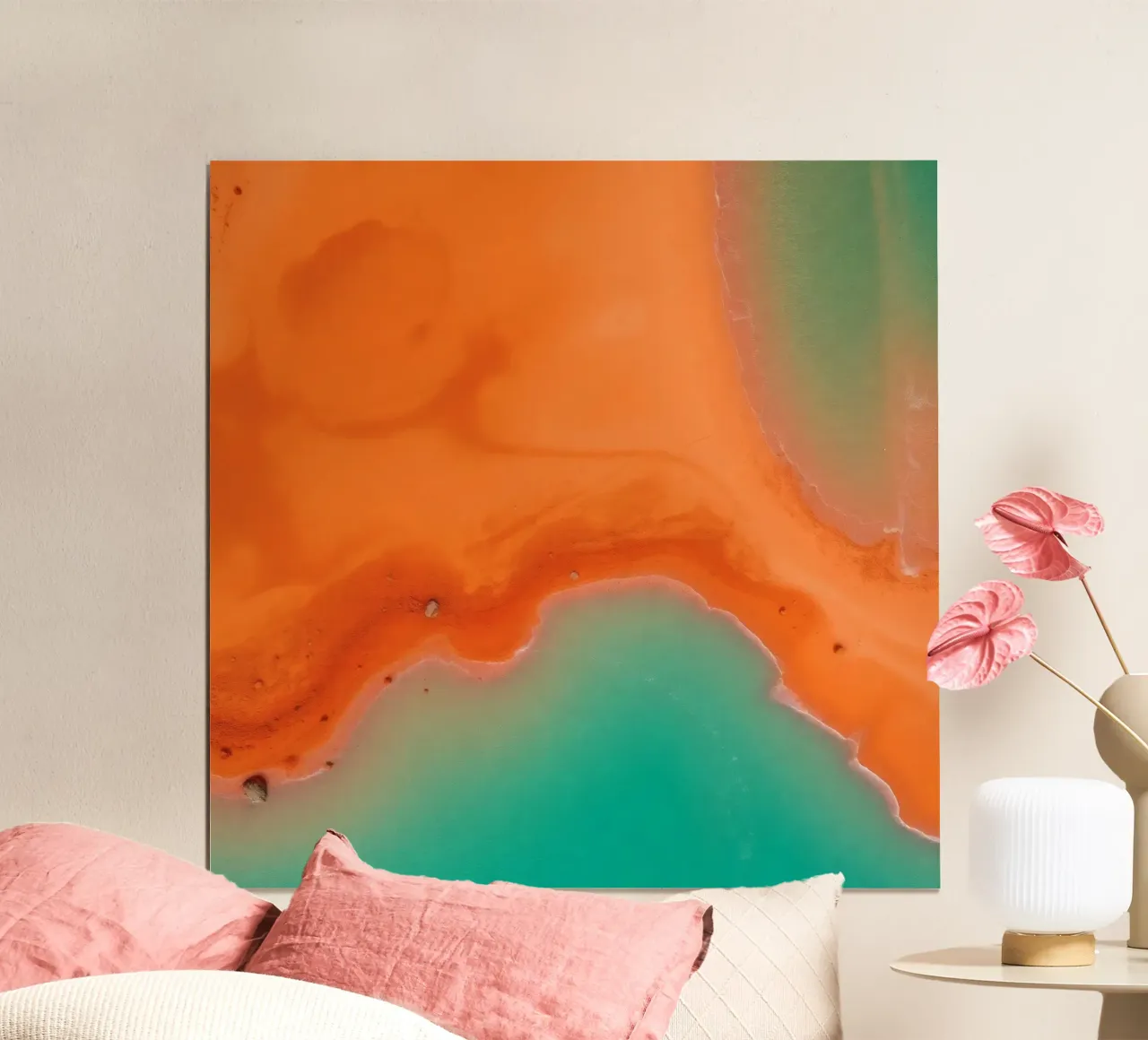 vista aerea contrasto tra costa arancione e acque turchesi poster con telaio in legno da DesignDoodle