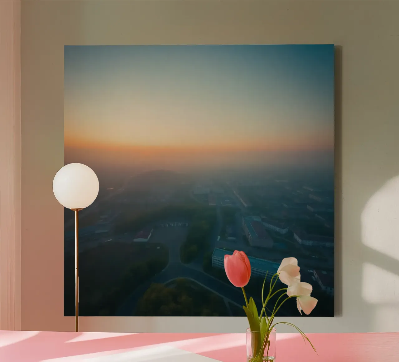 Mistige dageraad boven een stadslandschap met zachte pastelkleuren canvas met Baklijst van DesignDoodle