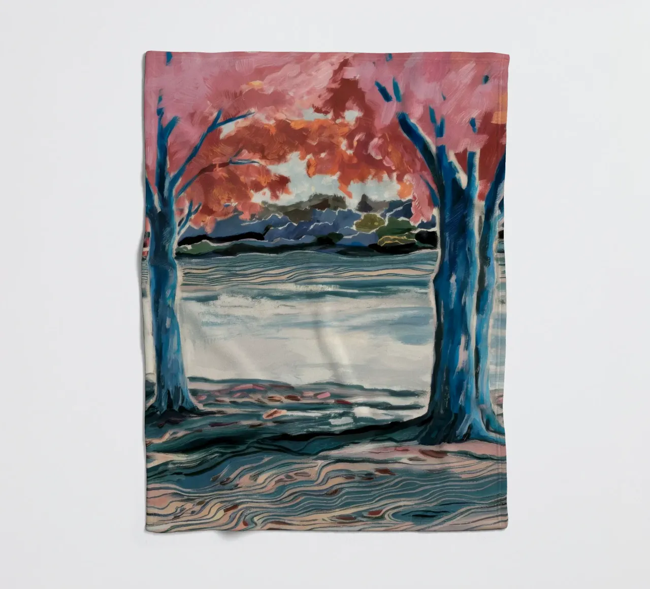 Blauer Baum Umarmung Fleecedecke von Obisidian Brush