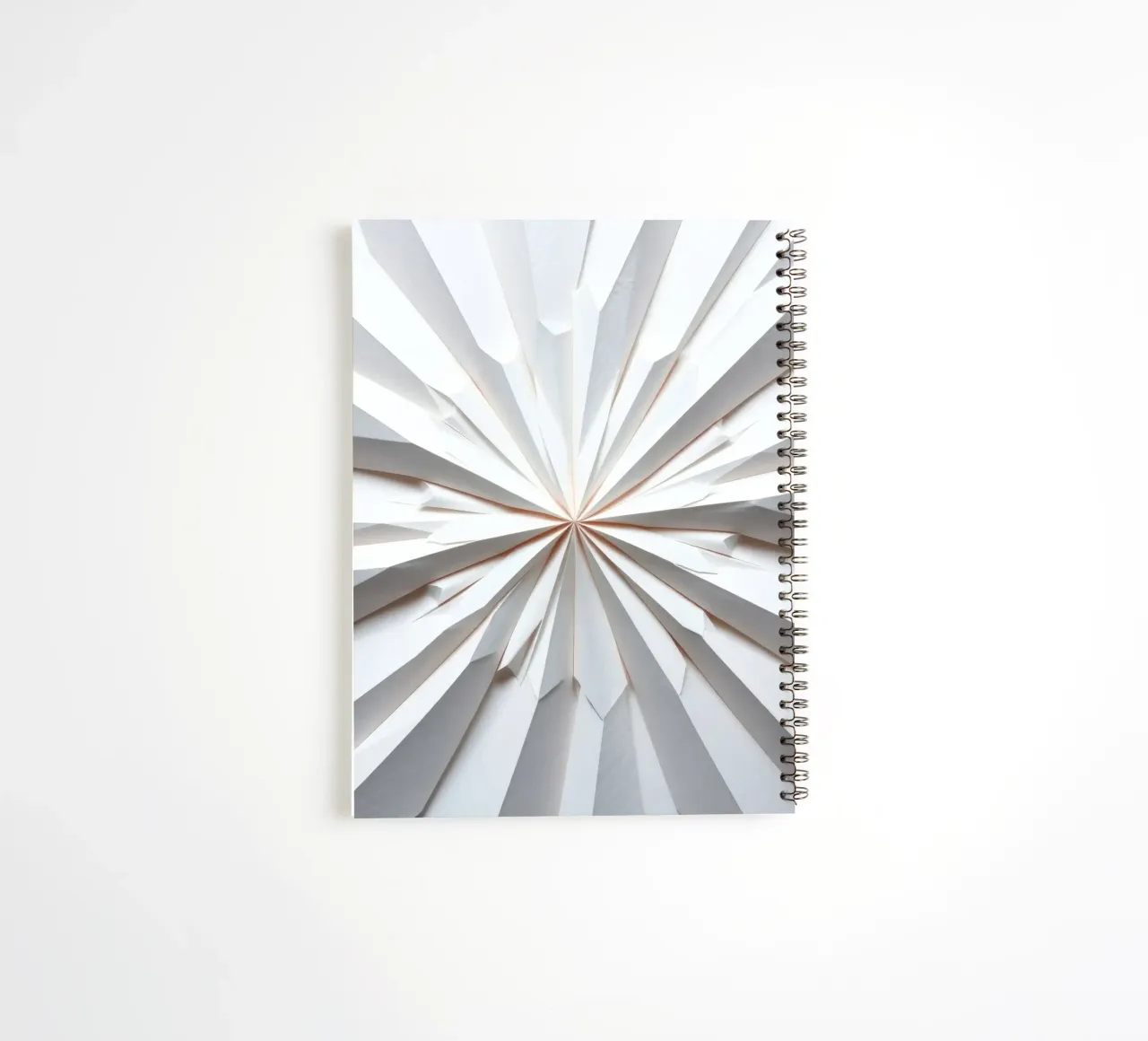 weißes Papierdesign, das aus der Mitte strahlt Ringbuch von DesignDoodle