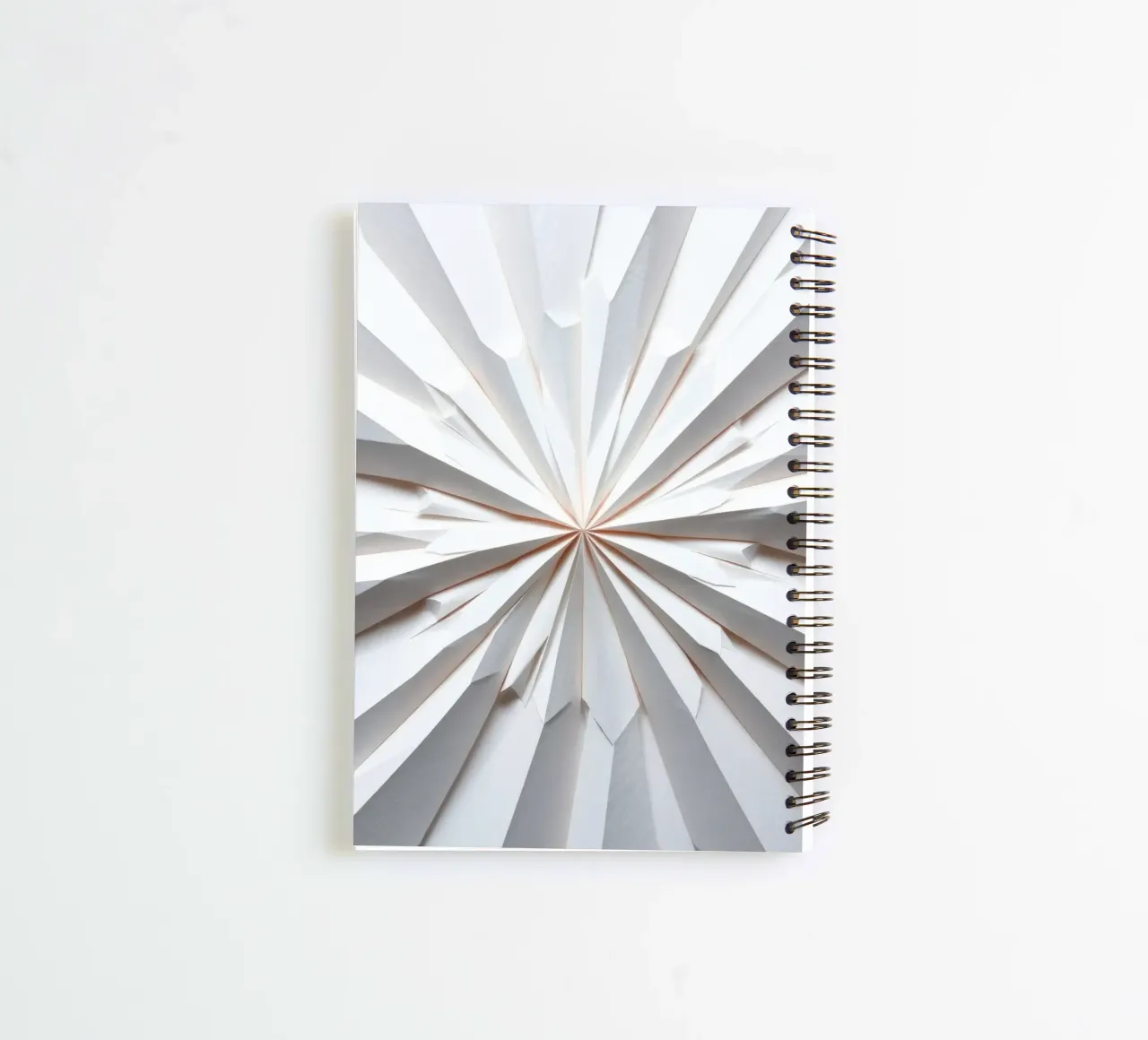 weißes Papierdesign, das aus der Mitte strahlt Ringbuch von DesignDoodle
