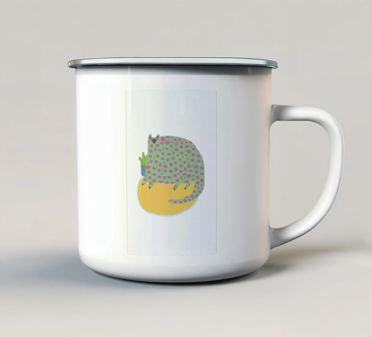 Purple & Green Cat tazza in smalto da Lora O'Callaghan