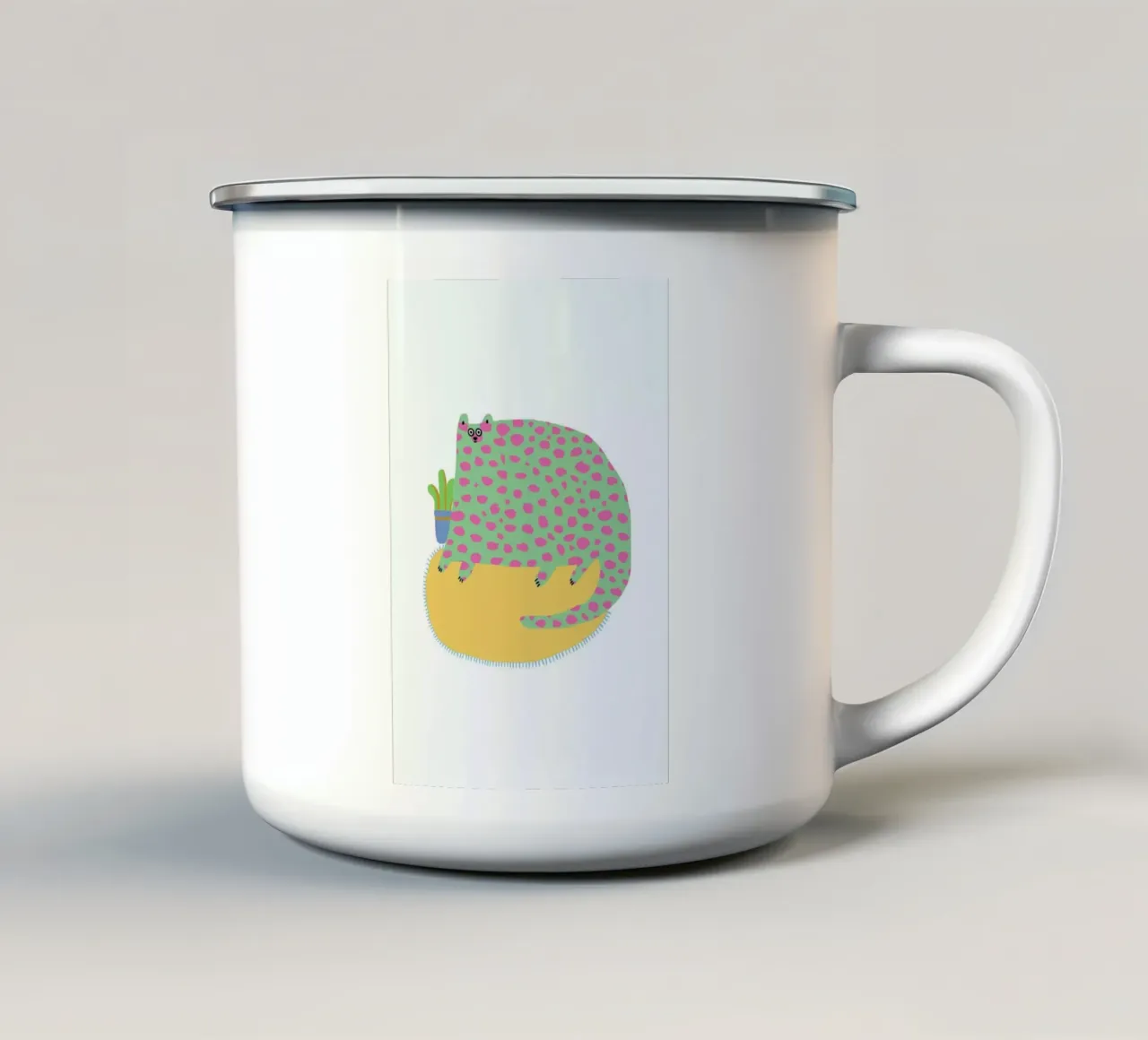 Purple & Green Cat tazza in smalto da Lora O'Callaghan