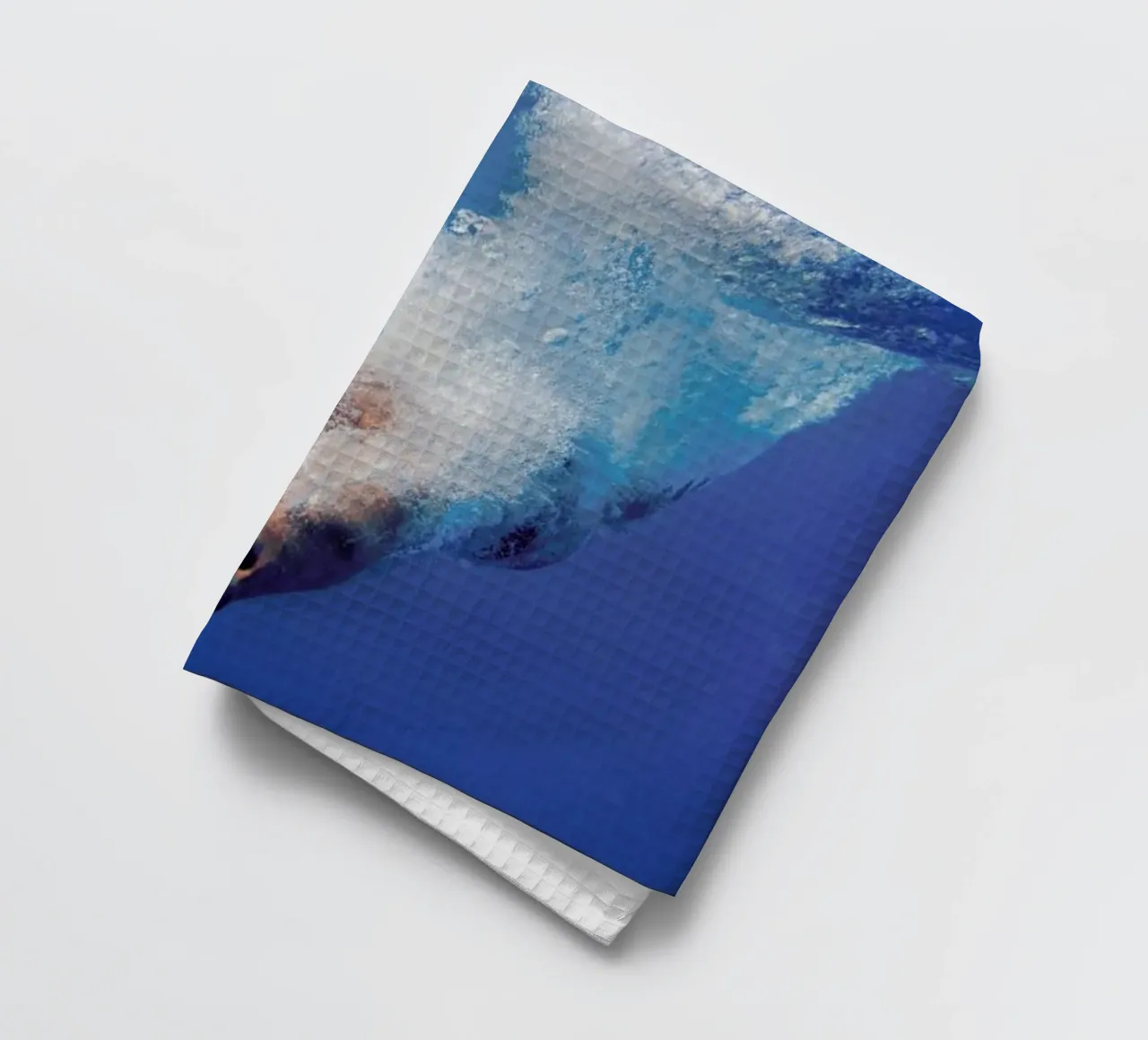 Diving Beneath Geschirrtuch von EyeEm Mobile GmbH