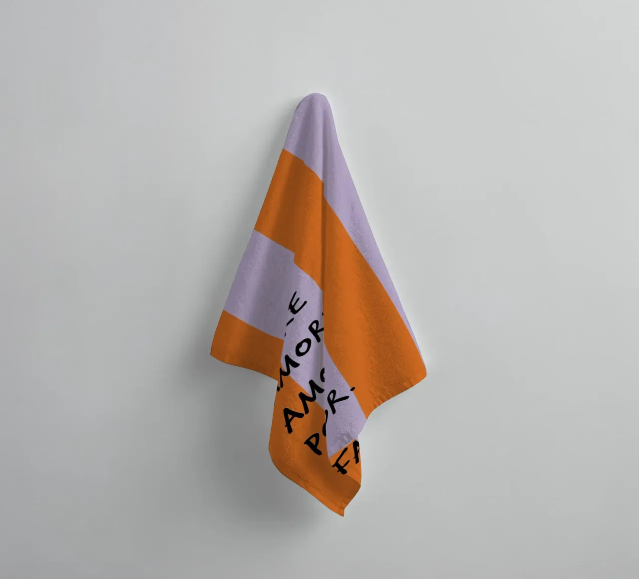 more amore. (mehrere Varianten verfügbar) Handtuch von FRICKE DESIGN