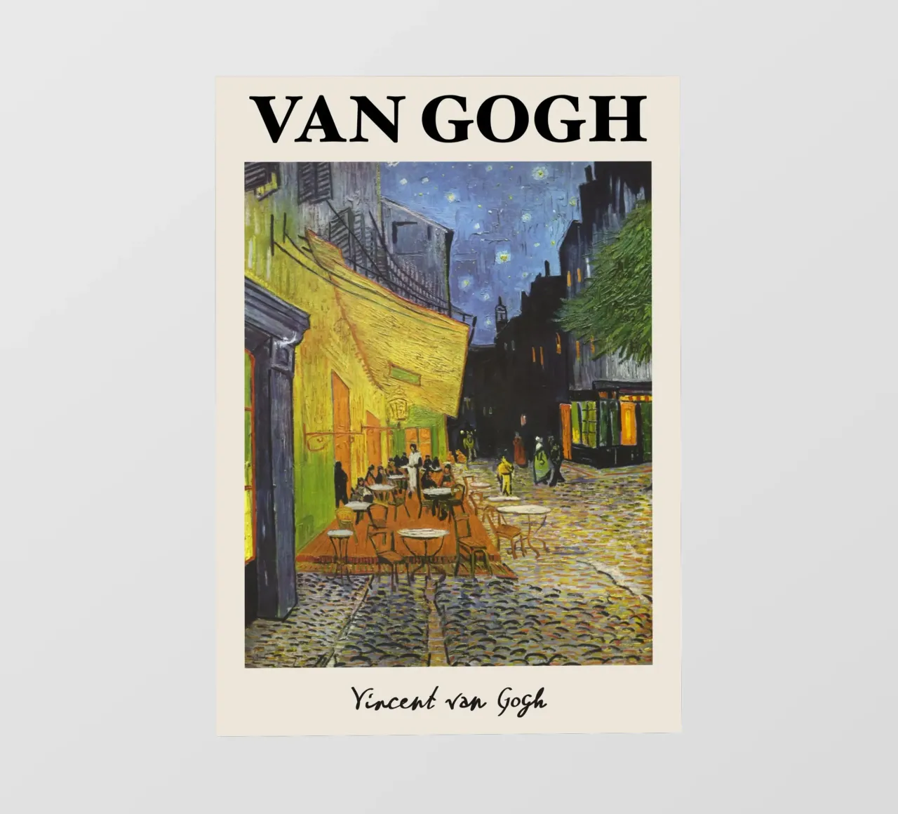 La terrazza del caffè di Van Gogh di notte, città post-impressionista pellicola backlit da NorwesClub