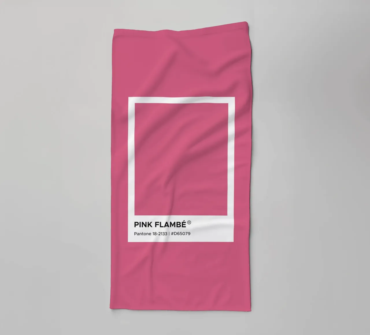Pink Flambe Pantone asciugamano da bagno da Paigaam Studio