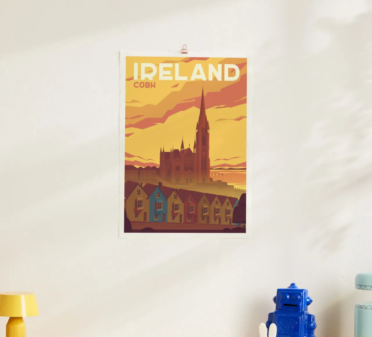 Cobh, Irlanda poster con telaio in alluminio da Wanderlust Vibes