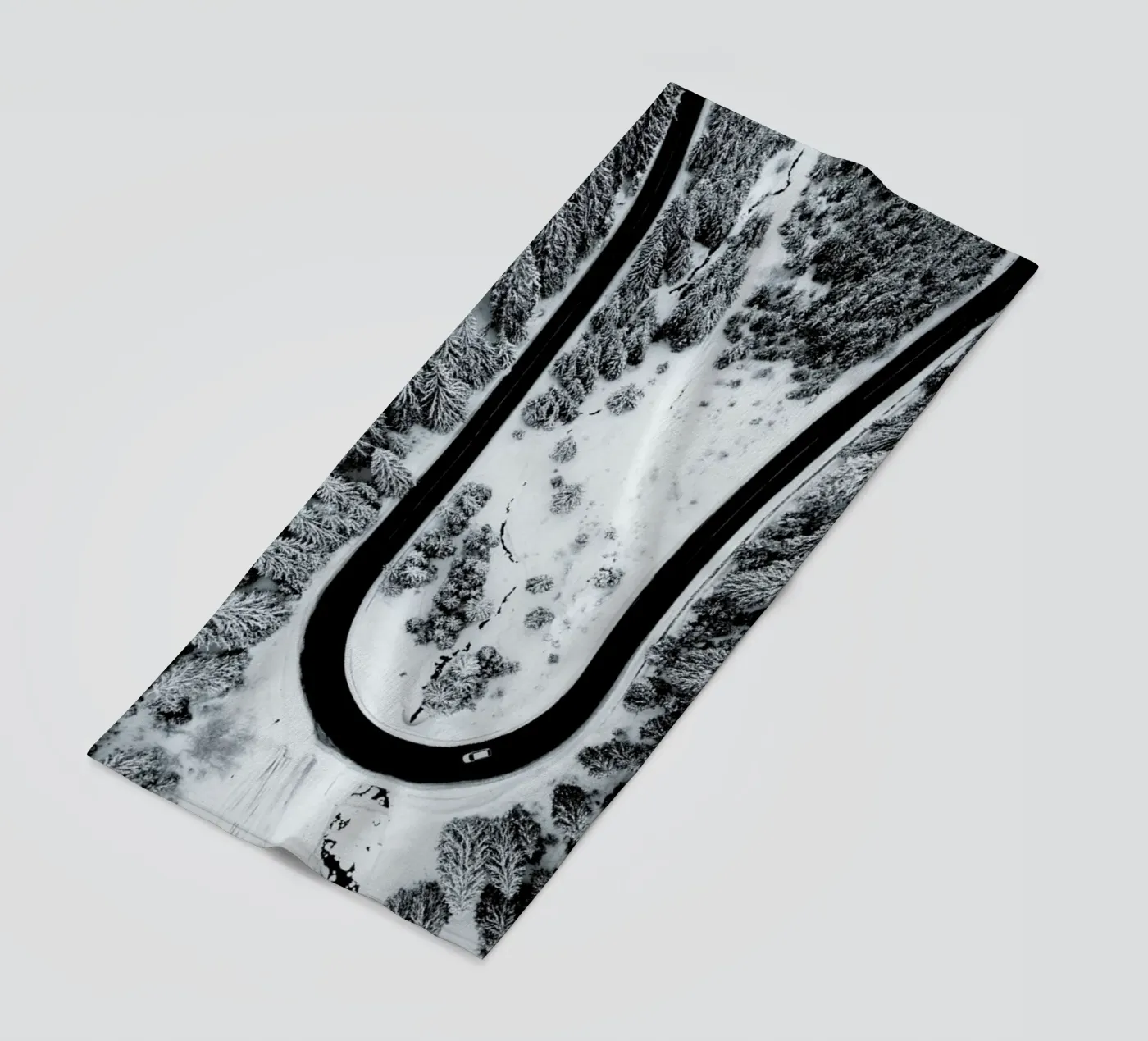 Looping Back Strandtuch von METROPOLIS