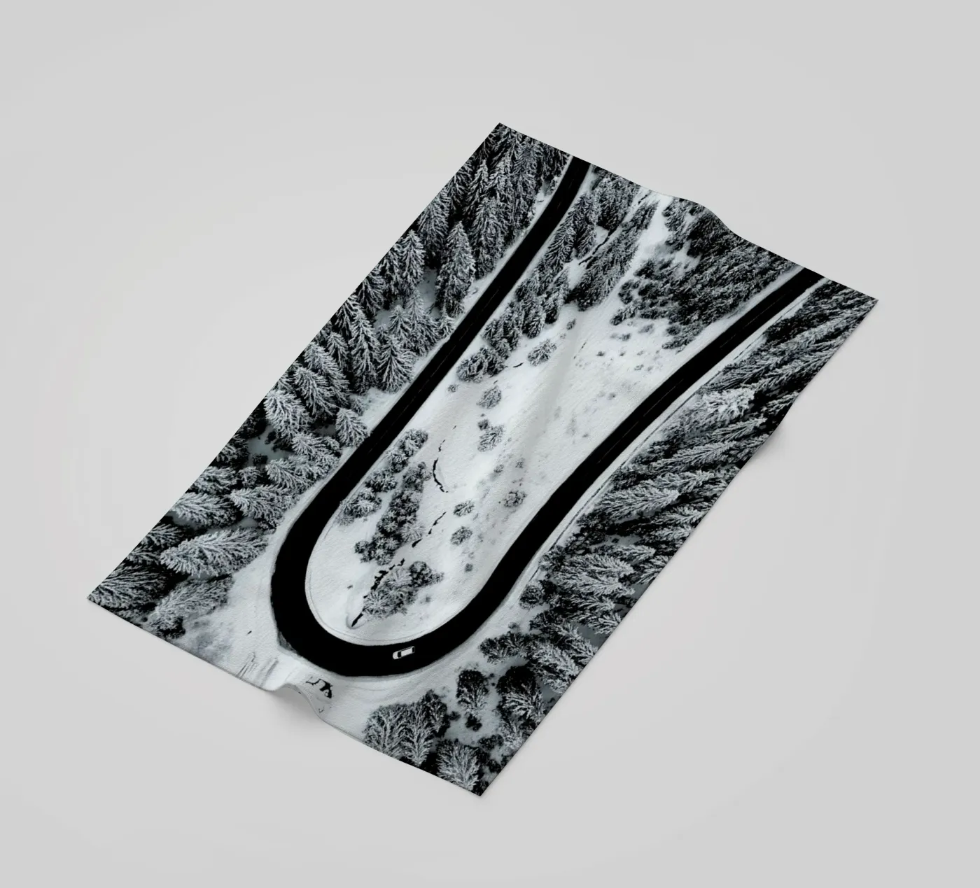 Looping Back Strandtuch von METROPOLIS