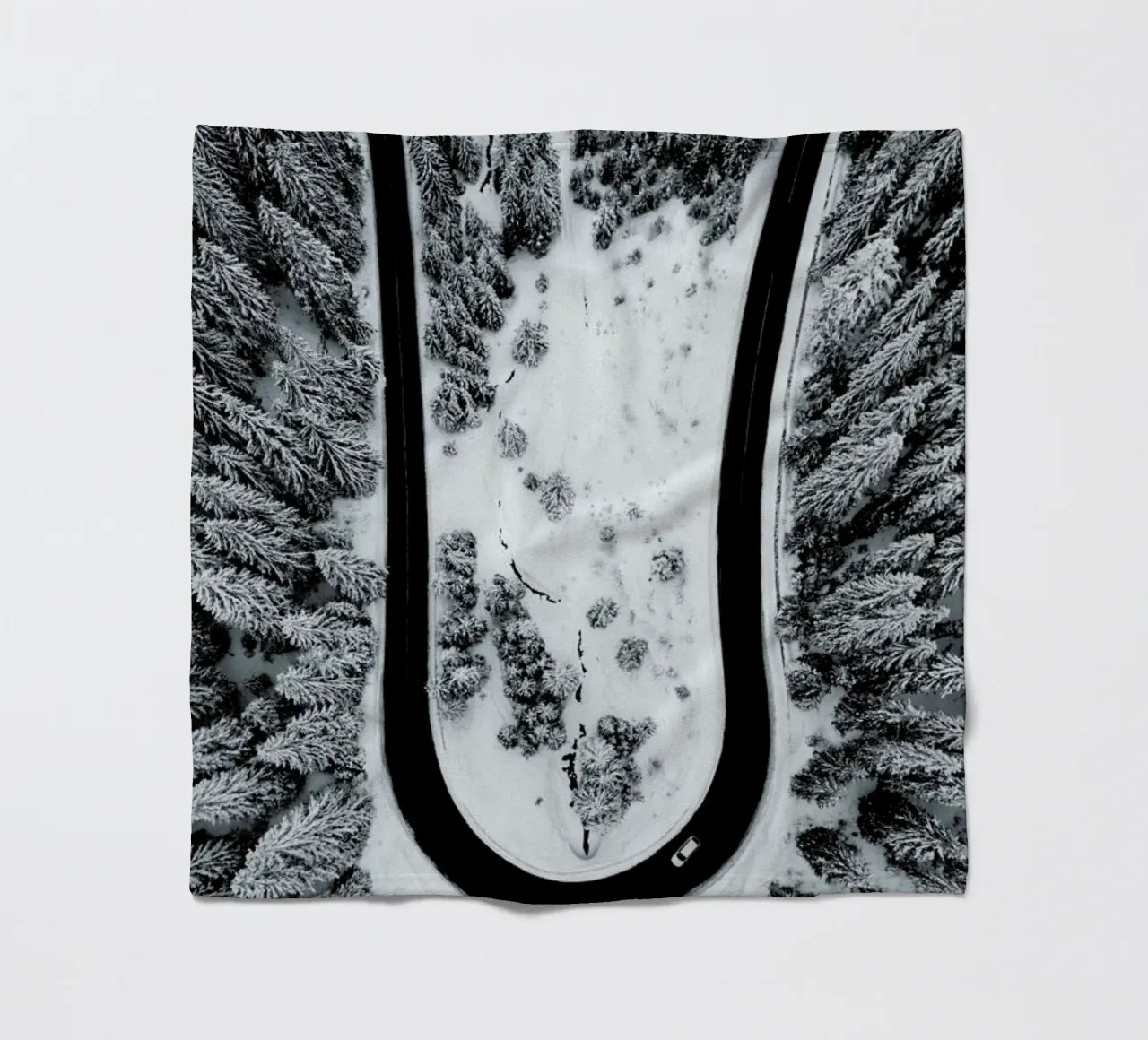 Looping Back Fleecedecke von METROPOLIS